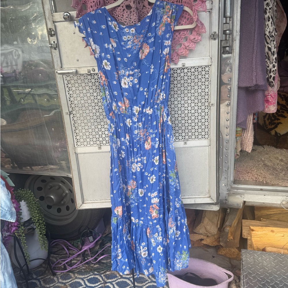 Isla Bay Blue Floral V-Neck Maxi Dress with Pockets! - Picture 2 of 4